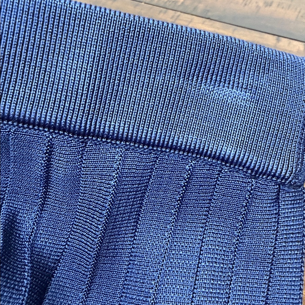 Retails $895 ST JOHN Accordion Pleat Pants - Picture 12 of 12